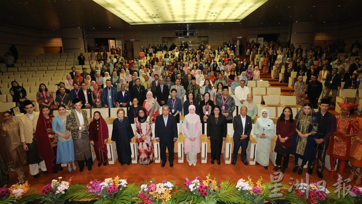 艾伦达干：纺织文化遗产保护需融入创新 适应当今世界