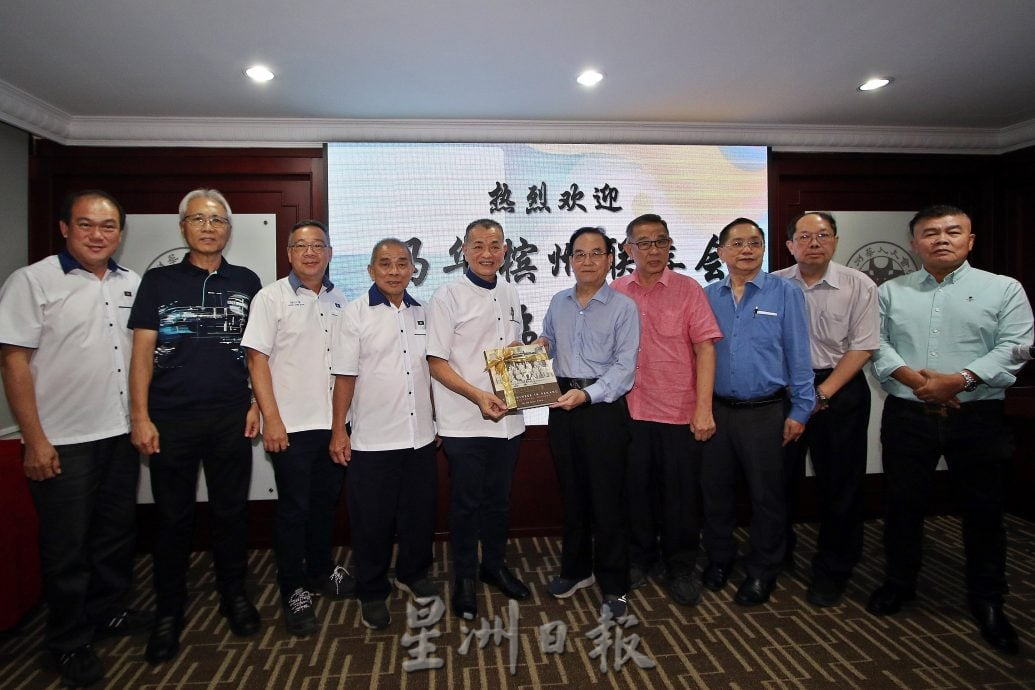 陈德钦揭发马大医科录取争议　槟城优异生缴费40万始被录取