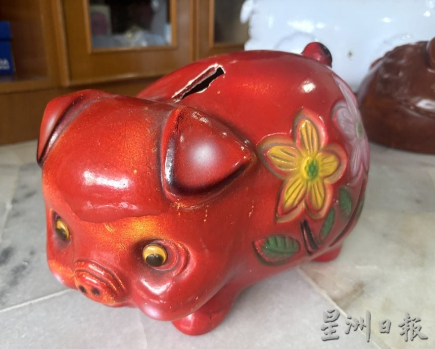 许金标属猪爱猪收集品,与同龄太太共同爱好