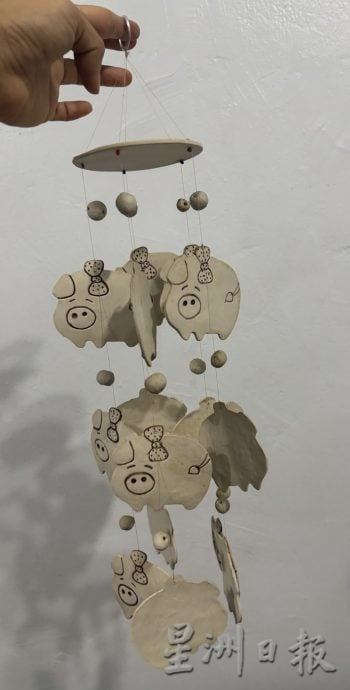 许金标属猪爱猪收集品,与同龄太太共同爱好