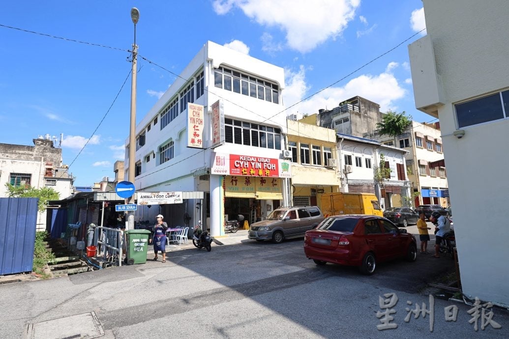 声称买药行窃 讨钱男开车抢包 警员用餐目击即刻逮人