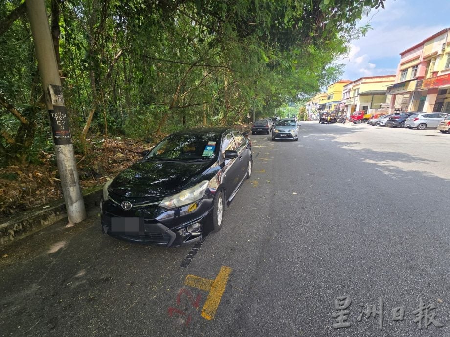 供星洲网/新地点迟迟未清理,芙市政厅又发驱逐信;芙亚沙再也花园路边非法小贩搬迁不顺利