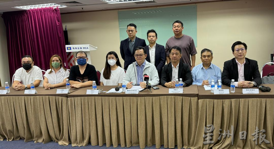 “电商平台涨费、文具用品加税” 刘亚强促政府平台速检讨