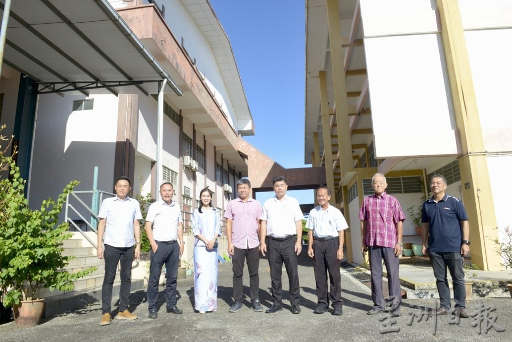 供星洲网:芦骨中华小学天花板维修工程,耗费60万,已竣工
