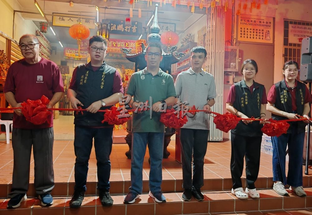 （大北马）吉打天后宫首开先河，带着真的马儿出巡绕境，成为吉打州内华人庙宇的创例。