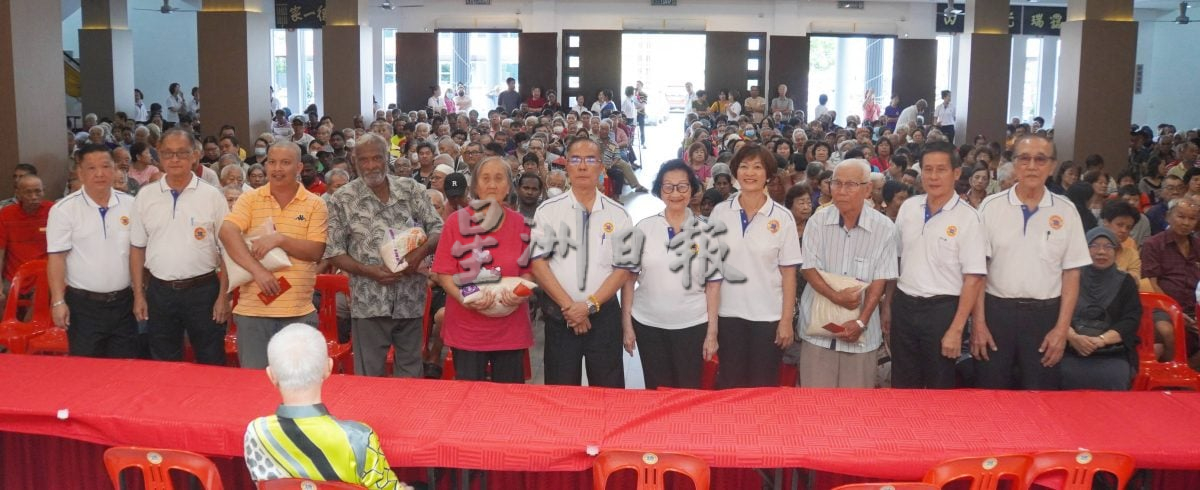 VIP文（大北马）紫阳阁拨款捐助783赤贫、残疾人士、老人院孤老，3000捐3所特殊教育学校