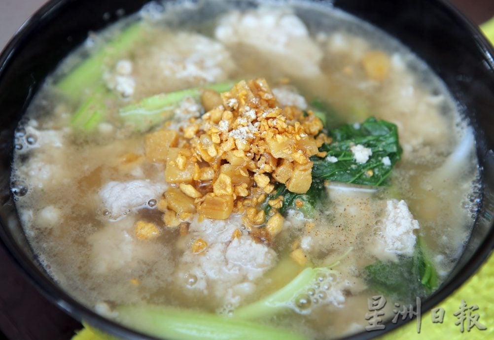 大霹雳封底主文/【人气美食】|一碗猪肉粉打天下 酱油马来盏辣椒“锁胃”