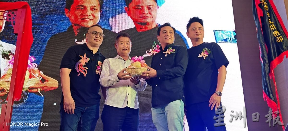 东:已签发:彭亨华团联合会会长丹斯里吴明璋认为,大马经济前景乐观,在政府积极应对全球贸易挑战,政治稳定的加持下,今年第四季有望达到强劲增长
