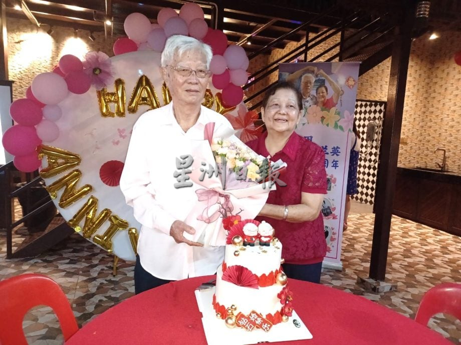 暖势力/朱文田与潘兰英相亲相爱相守60年,珍贵又难得