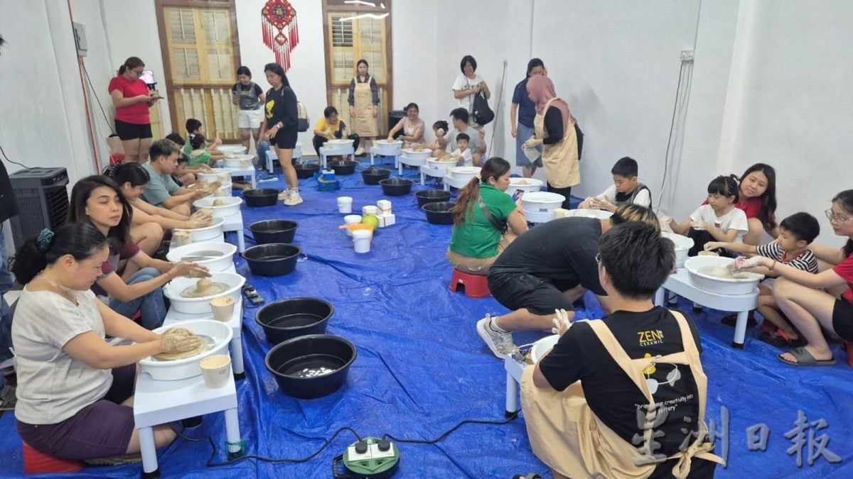 (古城第二版主文)马六甲德化会馆配合“中国白德化瓷推广展示中心”首次对外开放