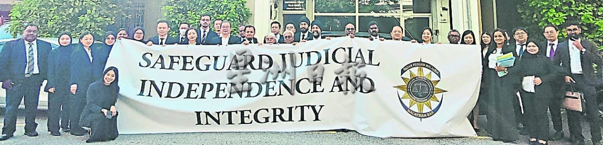 即时国内∕司法独立游行|审讯在身无法赴布城　槟50律师原地声援司法独立游行