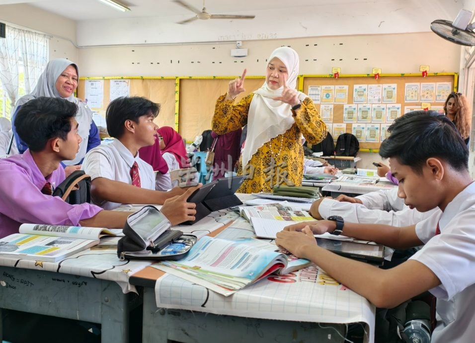 教育部长：谨慎参与激励课程