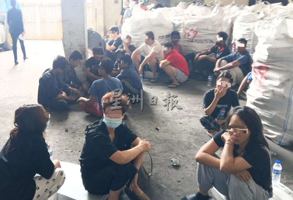 警方破非法电子废料处理厂