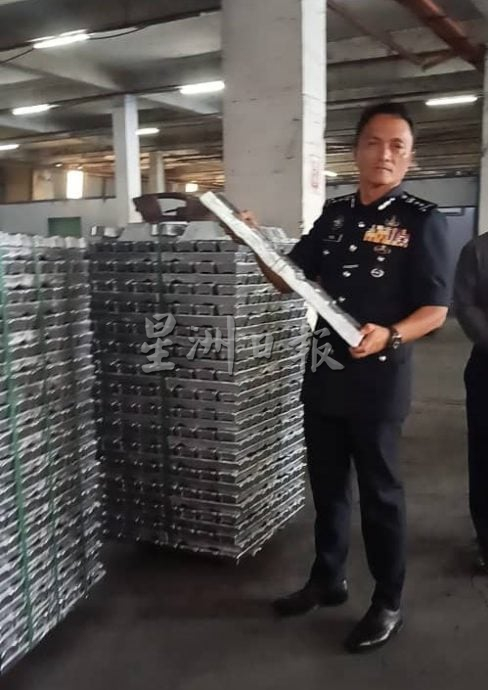 警方破非法电子废料处理厂