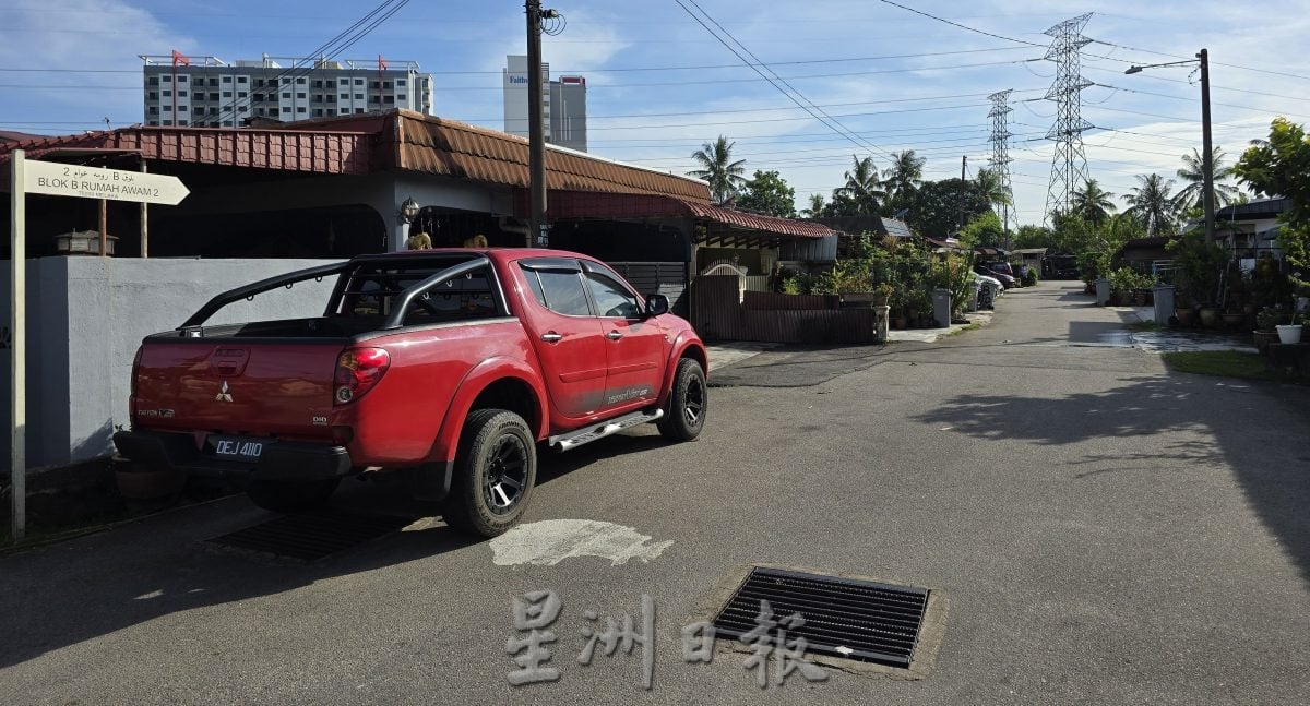 (古城封面副文)浮罗加东第二期廉价屋B排排污系统出问题 厕所阻塞飘臭