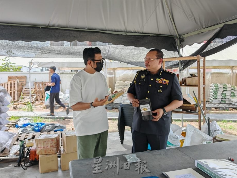商家以豪宅作为化肥包装厂，内贸局上门取缔开2罚单
