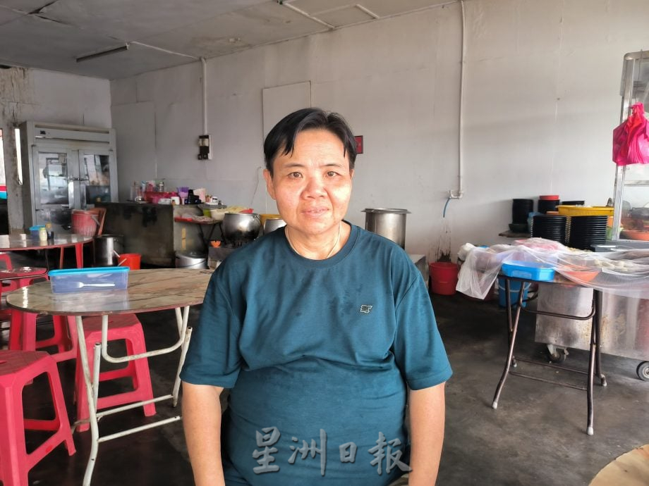 **已签发**柔:封面:善心美事〡古来10新村协力推“村级移动服务” 免费载送长者就诊