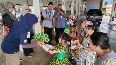 绿量 |全村家长配合学生养成习惯 毓英小学收饮料盒之冠