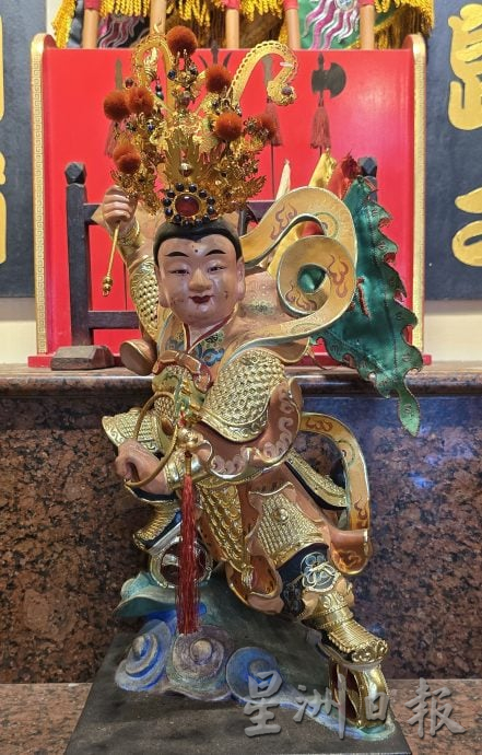 （古城第3版主文）《庙堂之旅》聚善堂红面娘娘威神加持，大人小孩的守护神