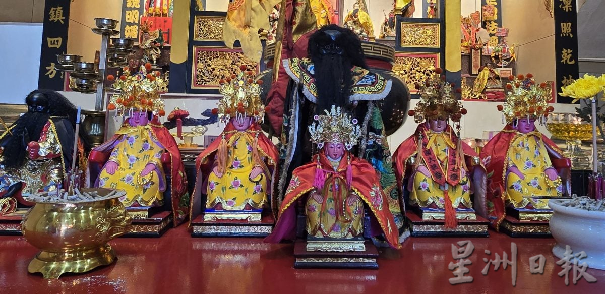 （古城第3版主文）《庙堂之旅》聚善堂红面娘娘威神加持，大人小孩的守护神