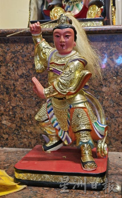 （古城第3版主文）《庙堂之旅》聚善堂红面娘娘威神加持，大人小孩的守护神