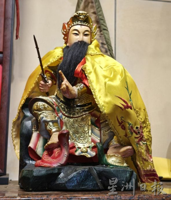 （古城第3版主文）《庙堂之旅》聚善堂红面娘娘威神加持，大人小孩的守护神