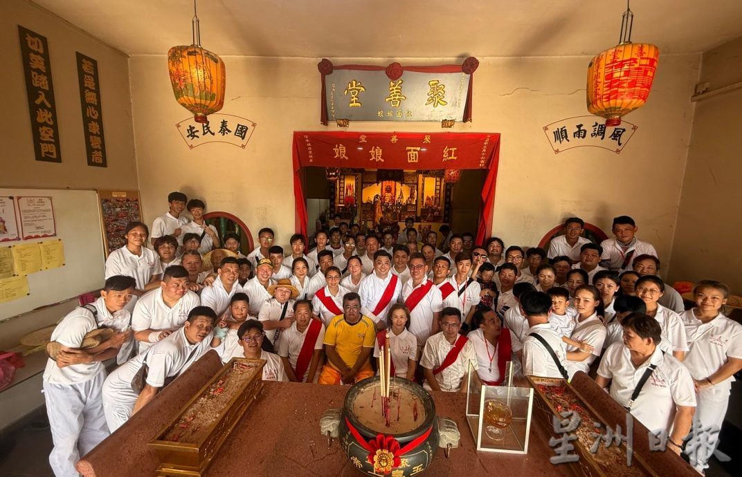 （古城第3版主文）《庙堂之旅》聚善堂红面娘娘威神加持，大人小孩的守护神