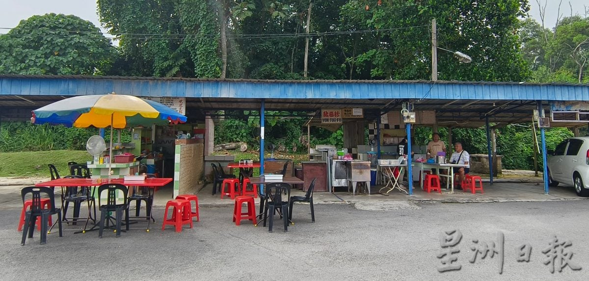 东:文德甲巴刹鸡档提升工程完成启用后 禁在巴刹宰鸡 鸡贩措手不及