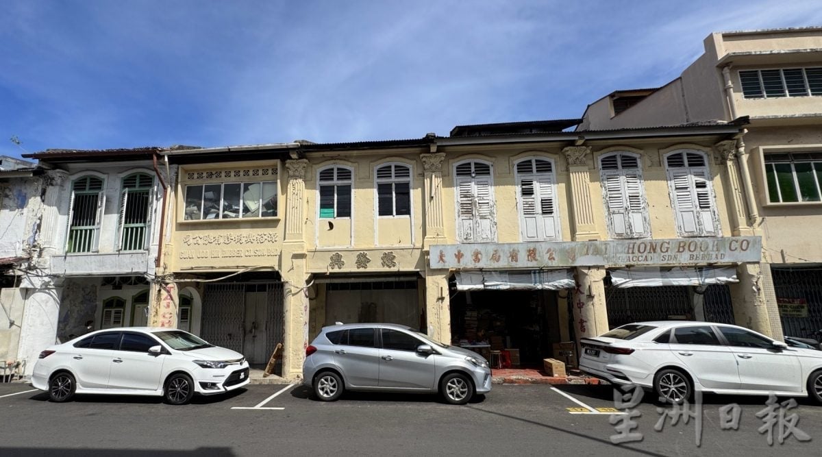 （古城封底主文）《用眼睛去旅游》：武牙拉也