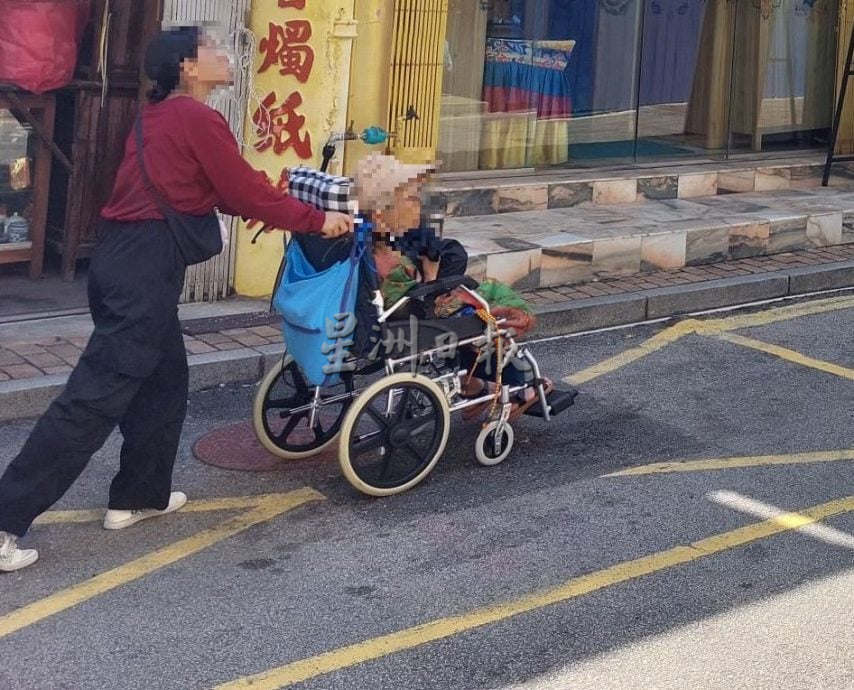 (古城封面副文 )走道多处有阻碍物,对残疾人士不友善