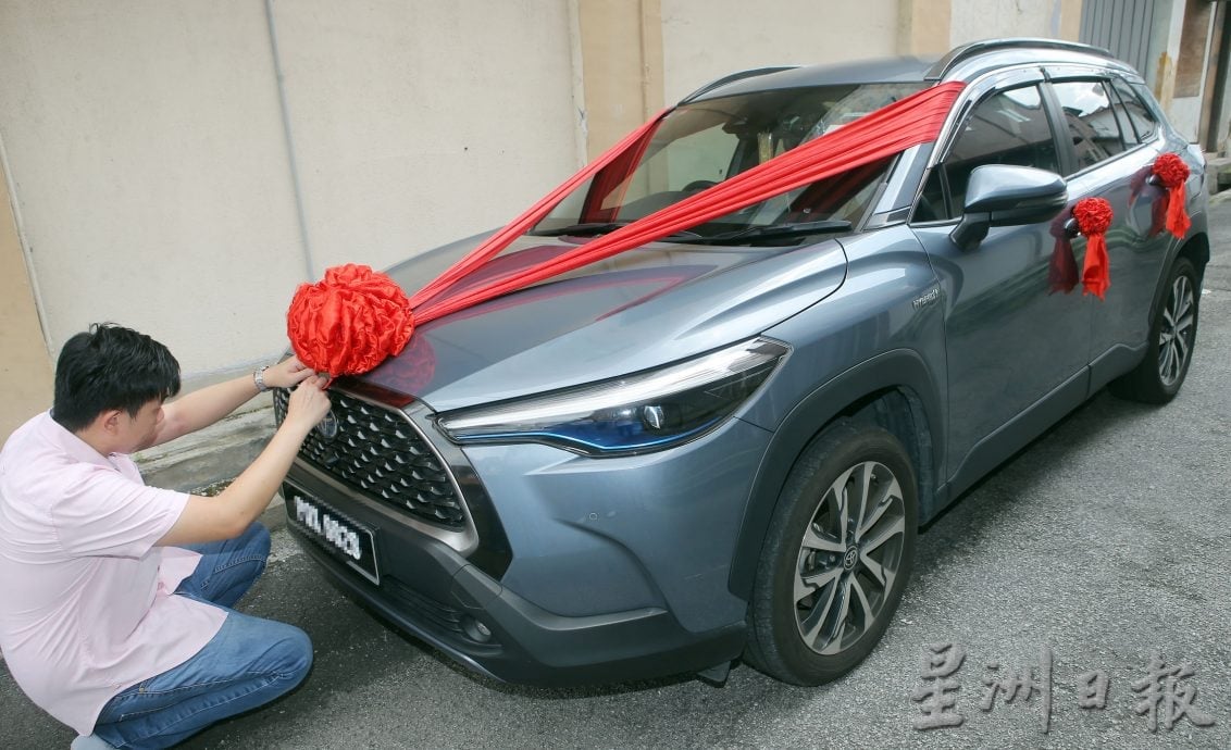 大霹雳封底主文/【人生•喜】| 吉日迎亲展传统礼俗 华丽裙褂藏巧思