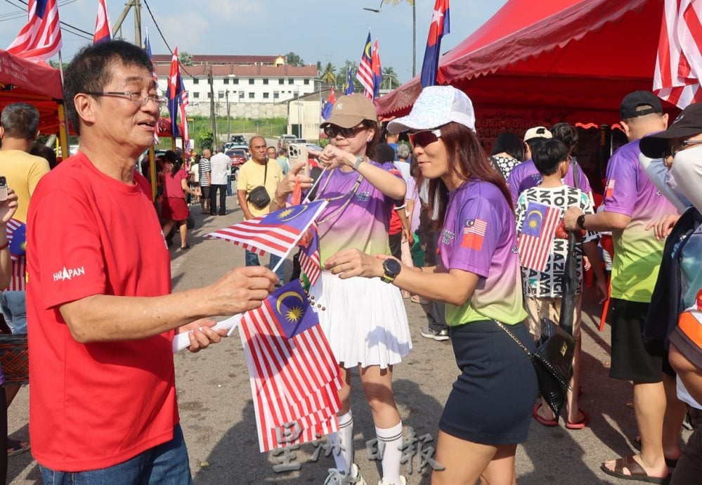 (已签发)柔:**版三**彼咯水果节榴梿飘香 90钟送完1800公斤