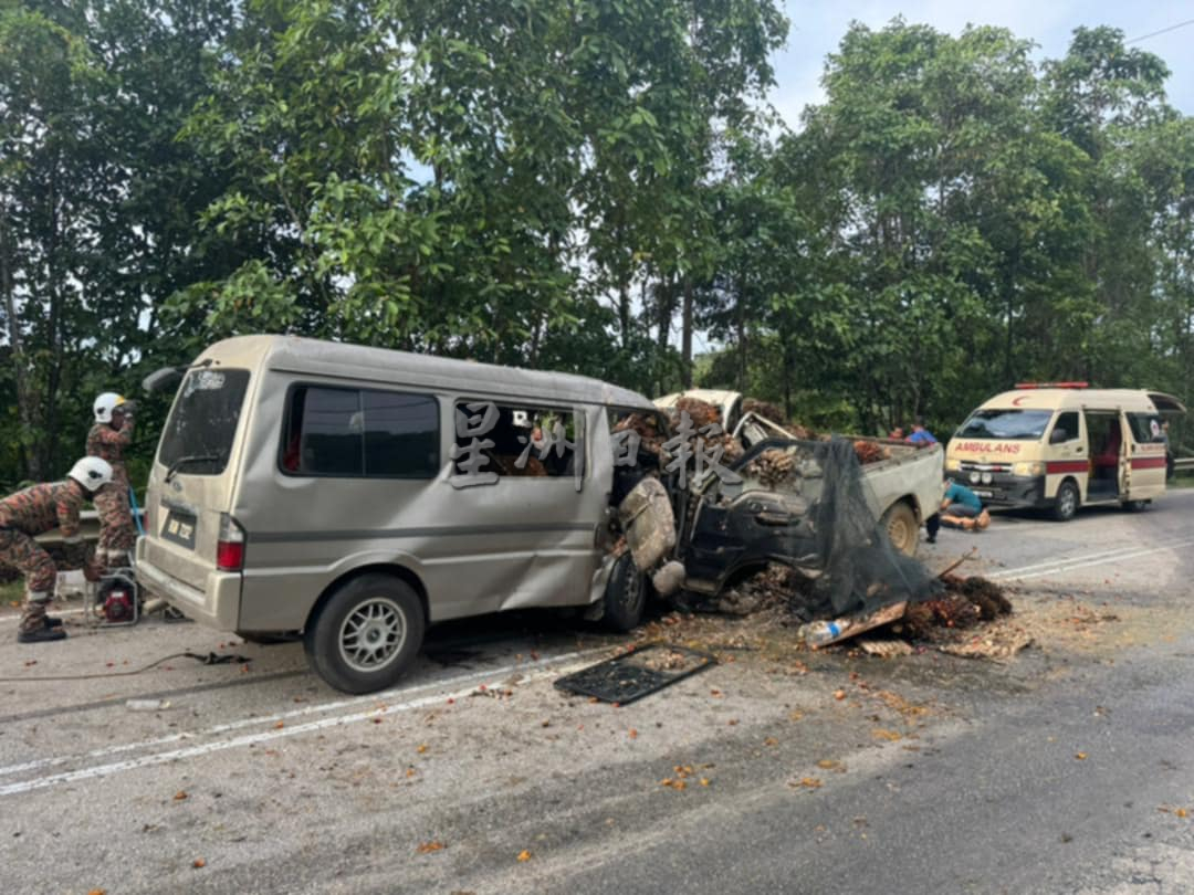 东:丹州瓜拉吉赖通往话望生公路第29公里处发生一宗涉及一辆四轮驱动车与一辆货车的车祸,造成3人受伤。