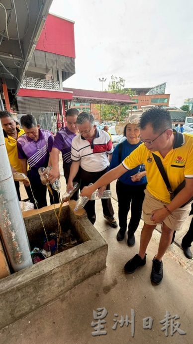 供星洲网：滴水慈善协会酵素净化公市，周世扬：希望经净化整个芙蓉镇