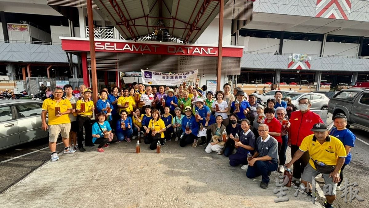 供星洲网：滴水慈善协会酵素净化公市，周世扬：希望经净化整个芙蓉镇