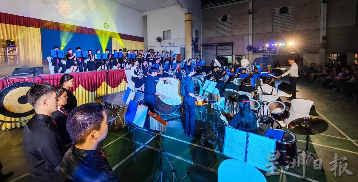 情牵爱中音乐会成功举办 筹获12万添购器材