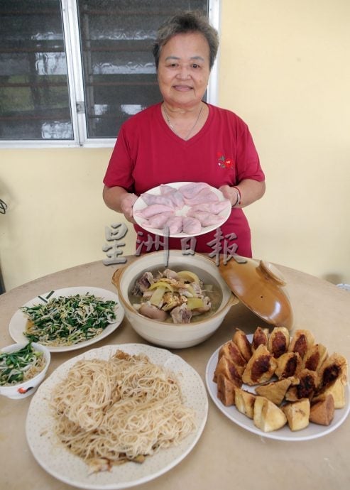 【私房好菜】炒面条 菜粄 酿豆腐 冷水河蔡武妹河婆滋味