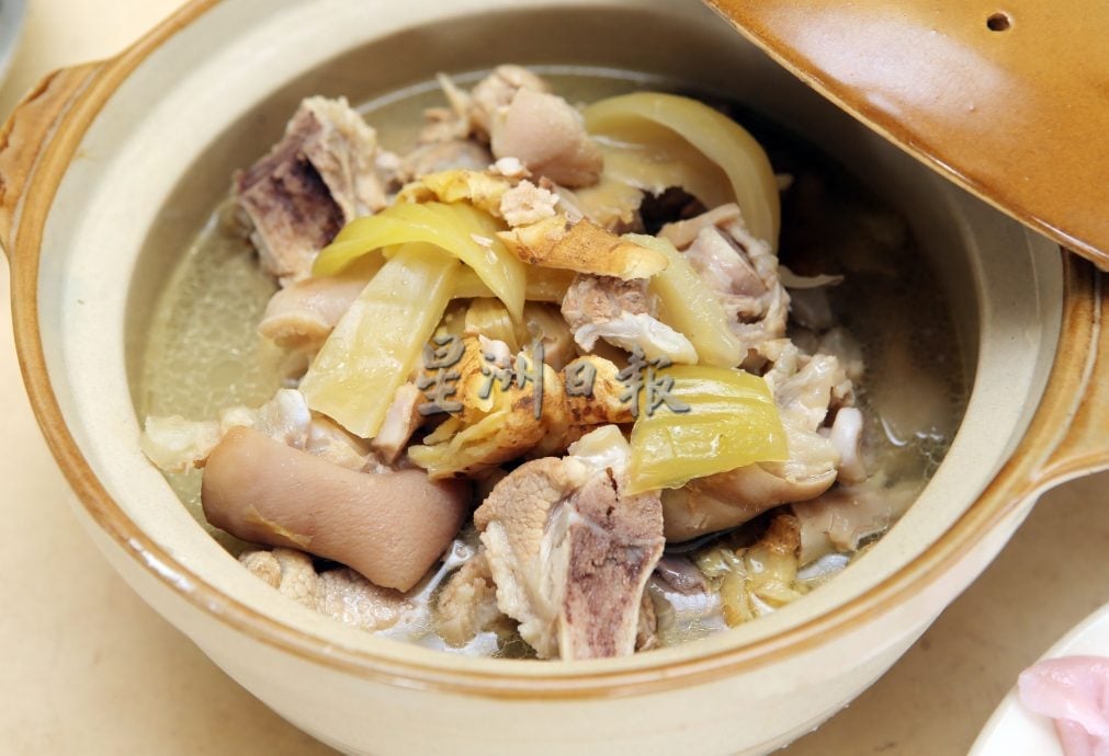 【私房好菜】炒面条 菜粄 酿豆腐 冷水河蔡武妹河婆滋味