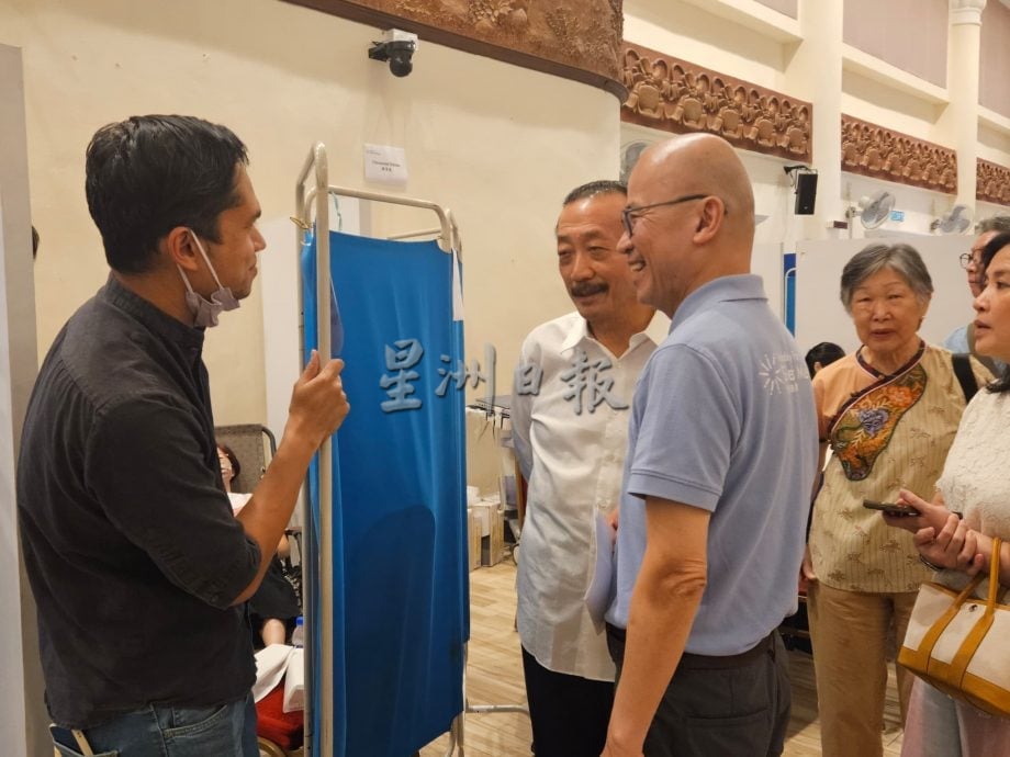 无语良师学院与十五碑锡兰佛寺首次主办义诊