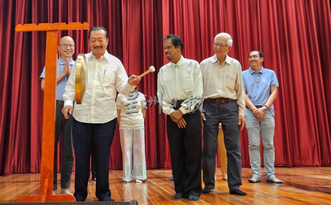 无语良师学院与十五碑锡兰佛寺首次主办义诊