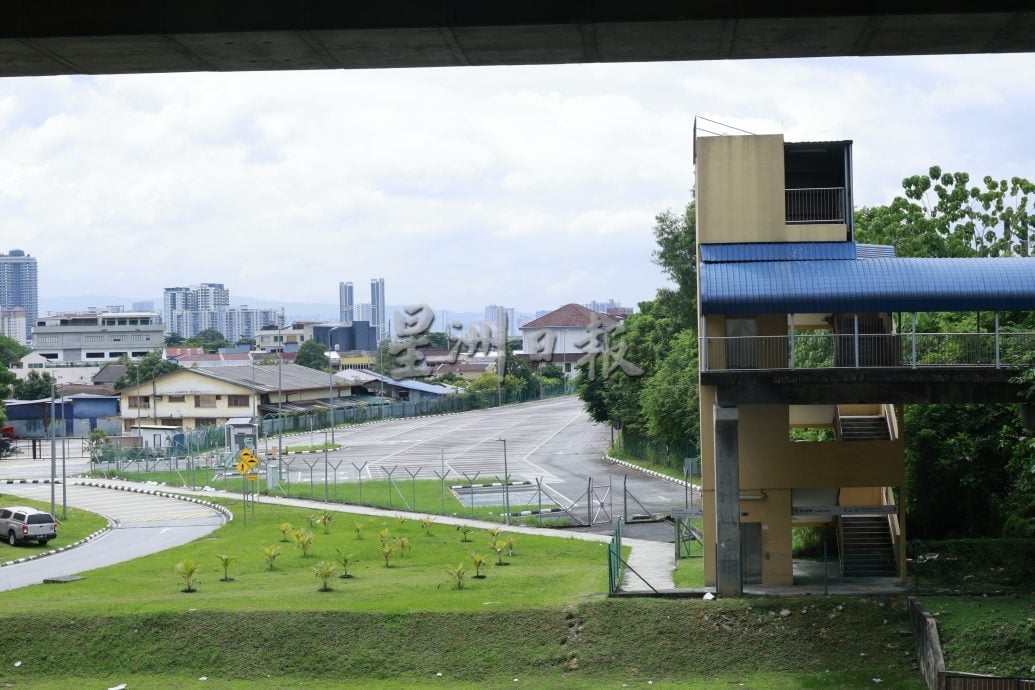 封面主文-大都会-余保凭建议重新发展空无一车的捷运停车场地段／12图