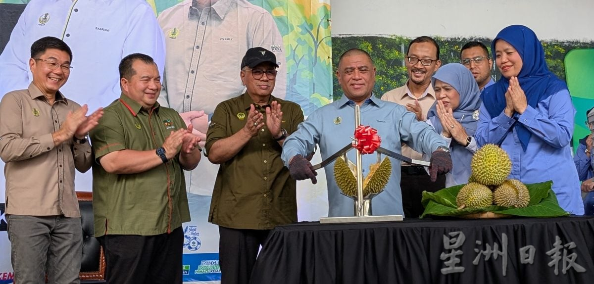 司南马榴梿盛会  每个猫山王只售RM5