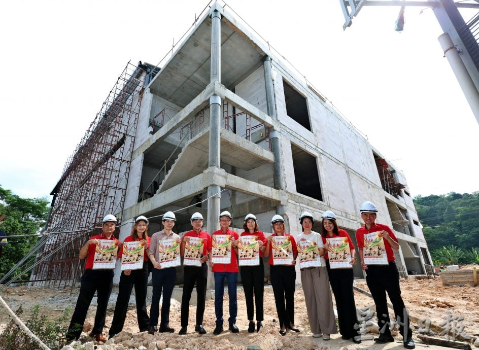 本报活动:“爱华教义演”白沙罗华小新闻发布会