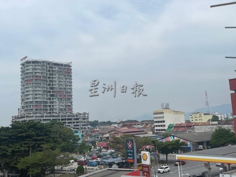 霹5地空污中等 斯里曼绒指数最高达79点