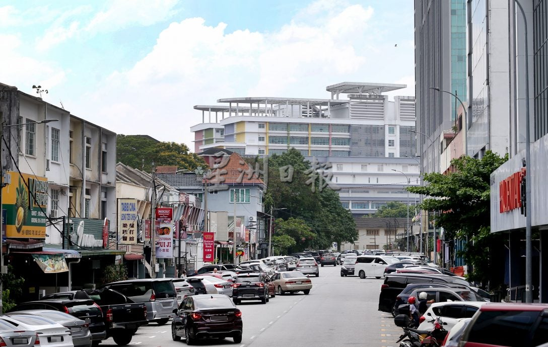 霹5地空污中等 斯里曼绒指数最高达79点