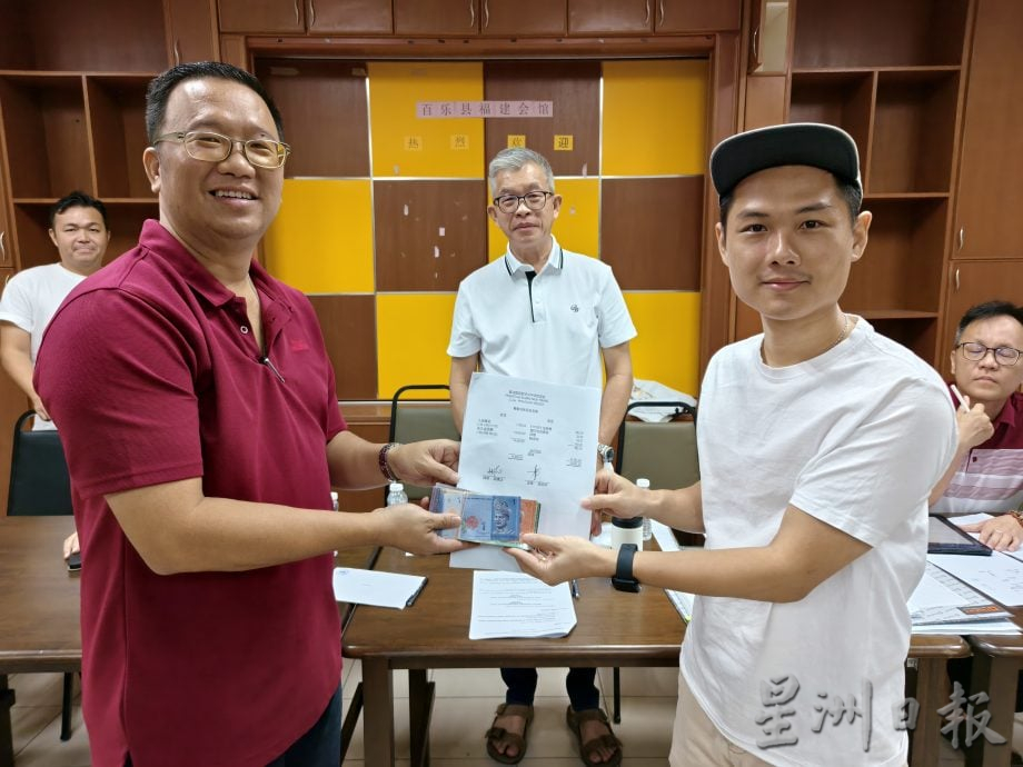 东:直凉华中校友会成立首届理事会 新任会长严国华:团队致力为母校服务