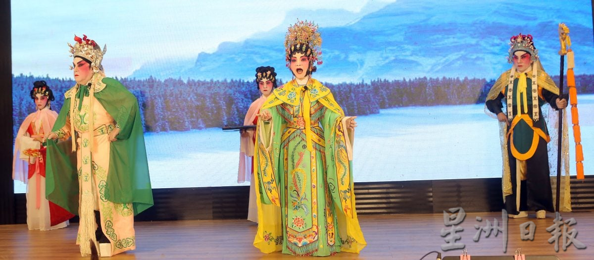 ★7月23日(三) 见报/星角摄|一夜折子戏 粤韵绕山城