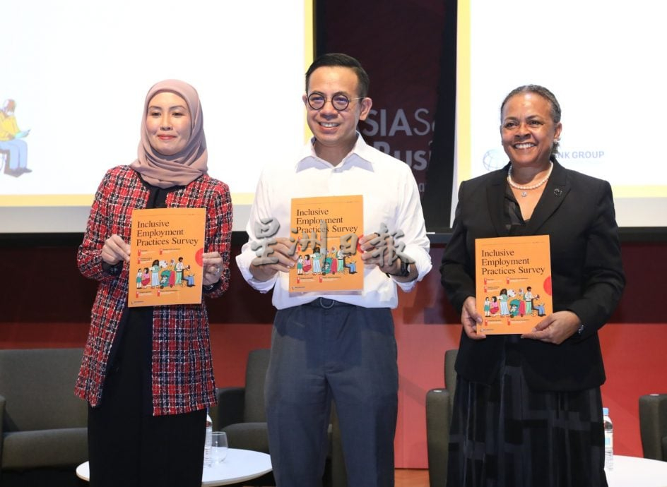 官员到场查巴士司机罢工 沈志强警告巴士公司别违法