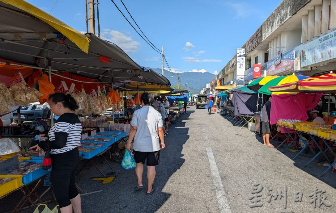 后廊第一花园夜市小贩投诉新规划要求保持原有摊位
