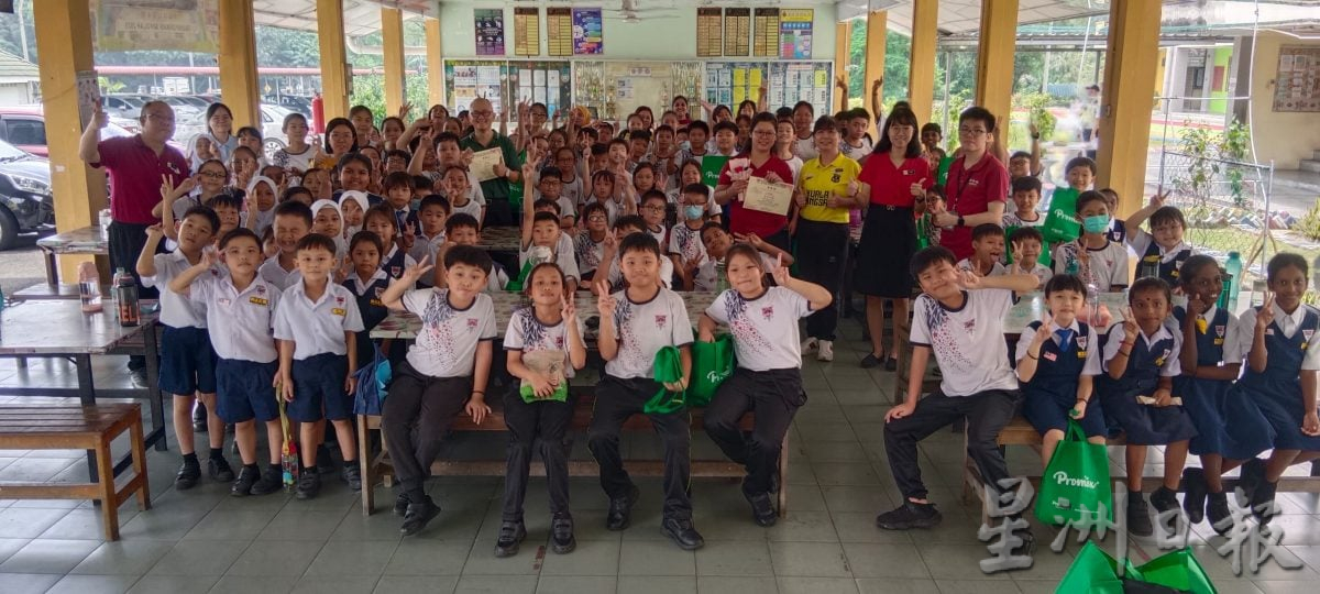 星洲日报走入校园活动 寓教于乐提升时事知识